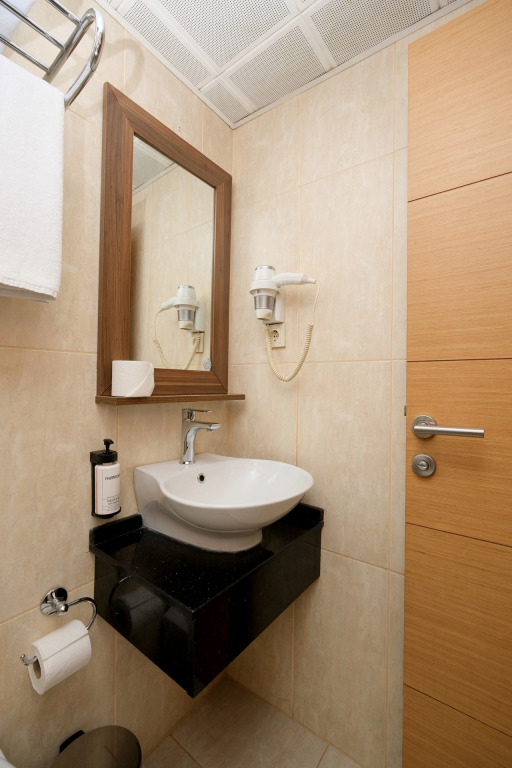 Pera Arya Hotel
