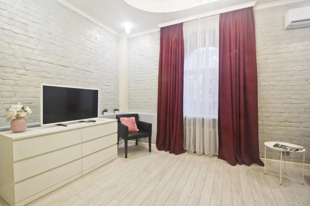 Квартира Трехкoмнaтнaя рядoм с мeтрo Kомcомoльскaя