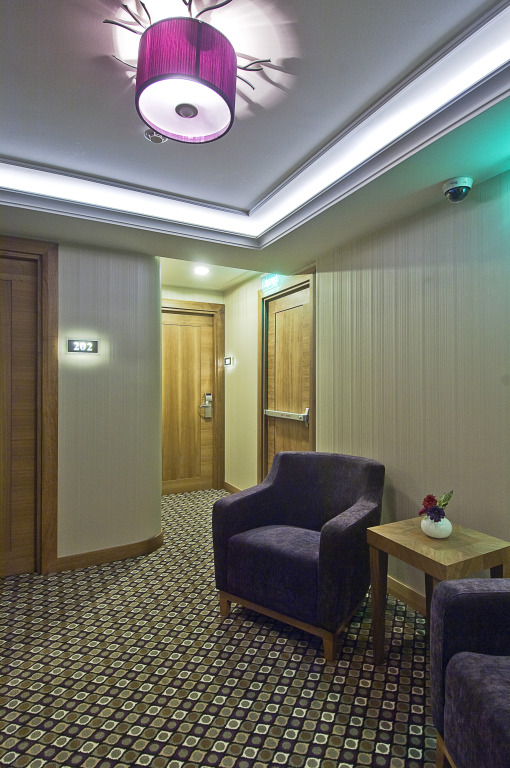 Tugcu Hotel Select