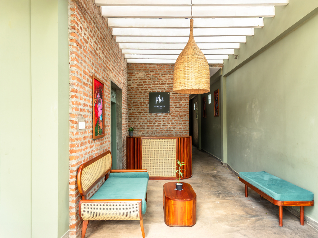 Moi Dambulla by DBI