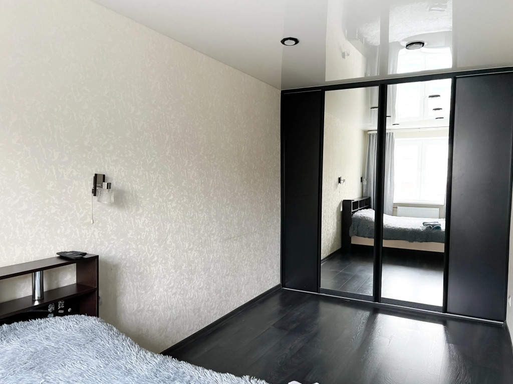 Квартира 2-комнатная на Коминтерна 17