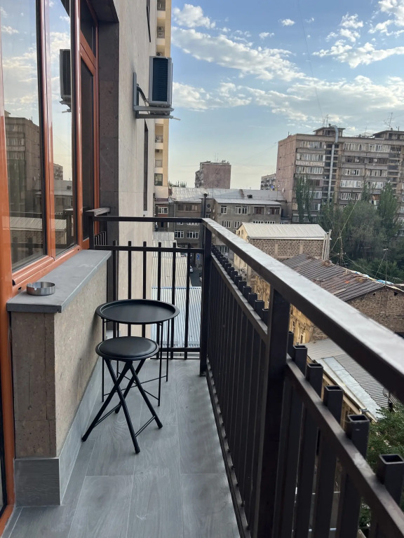 Апартаменты Студия с балконом в центре города от Sweet Home