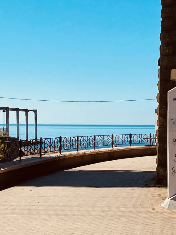 Квартира Море при выходе из двора