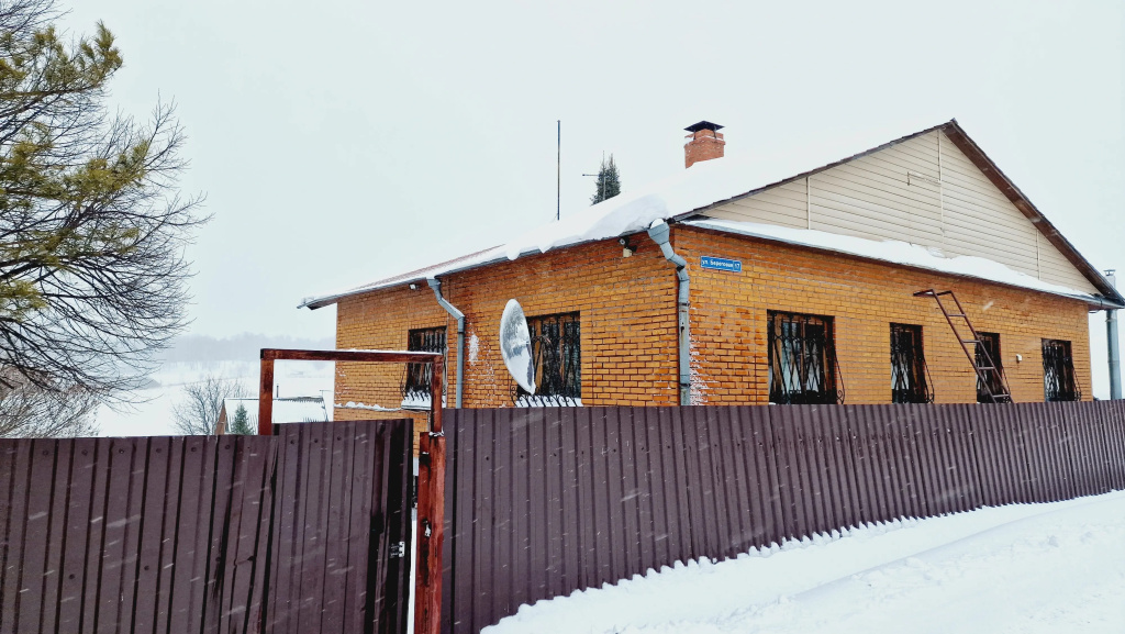 Частный дом Загородный на озере