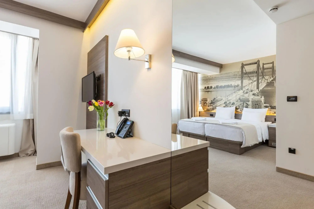 Отель Royal Inn