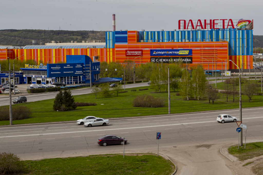 Квартира студия на Строителей с видом на ТЦ Планета