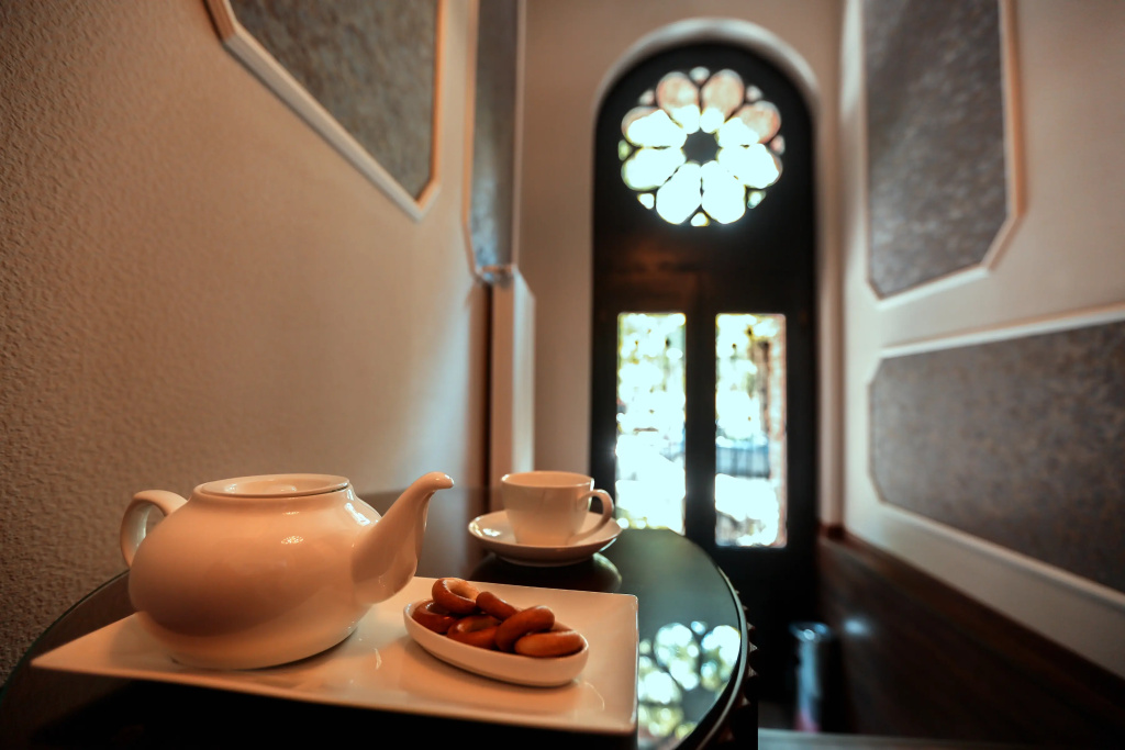 Tea for Two Hotel