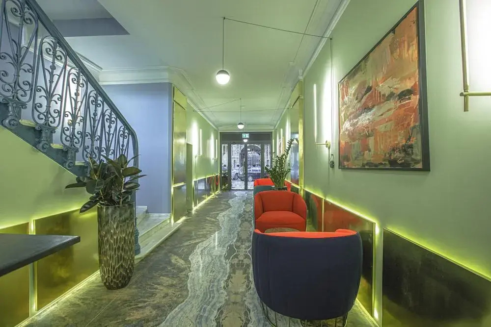 Отель Heritage Hotel & Suites
