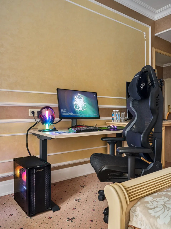 Avulus Cyber Hotel