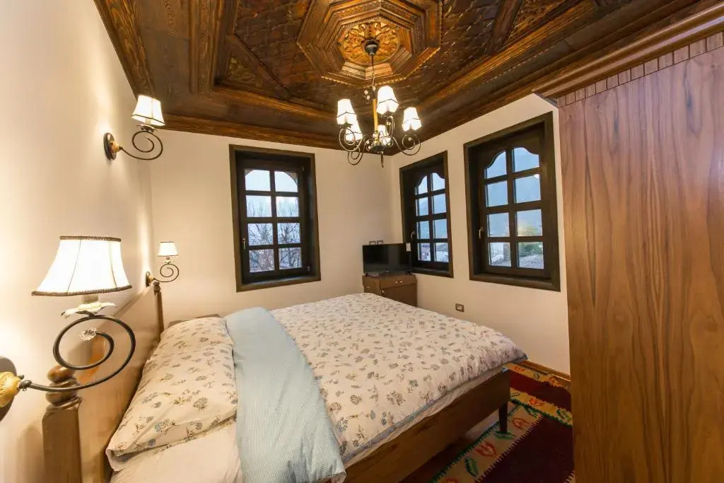 Отель Onufri