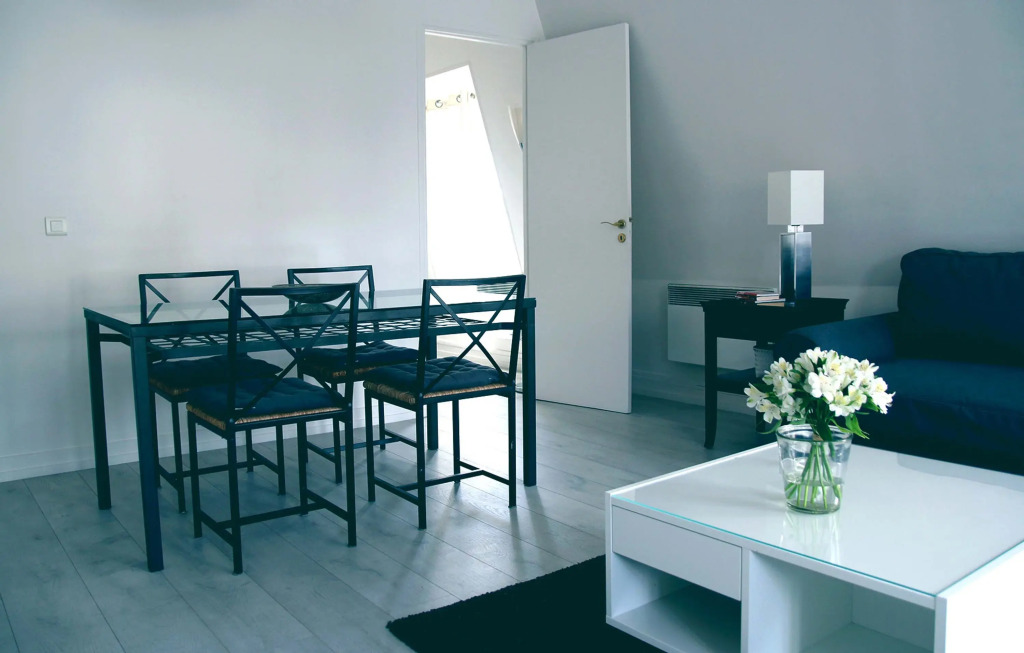 Апартаменты Rue de Ponthieu Central Furnished Apartment
