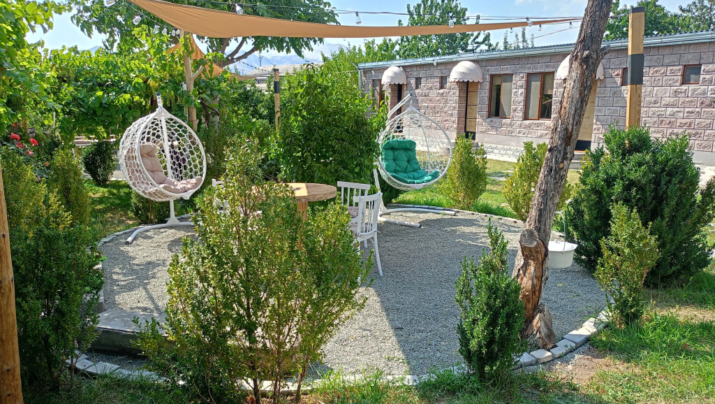 Khachatryans Guest House