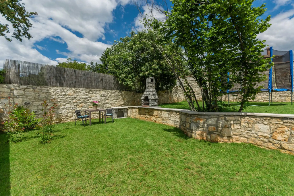 Villa Coridigo - Unique High Position, Panorama Nature View, Cozy Dining Terrace, Gym, Fenced Property