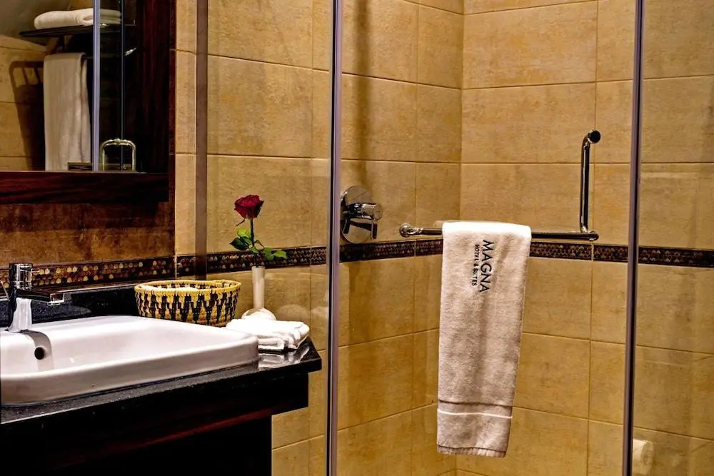 Magna Hotel and Suites
