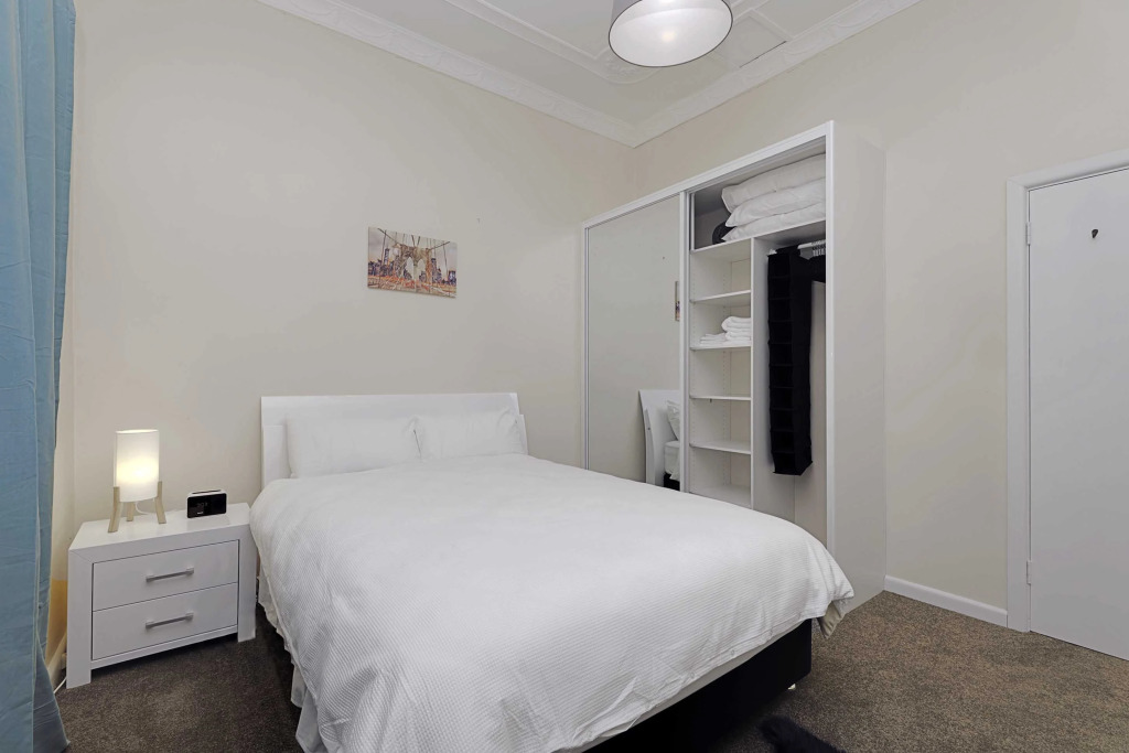 Апартаменты Private Beach House in Bondi
