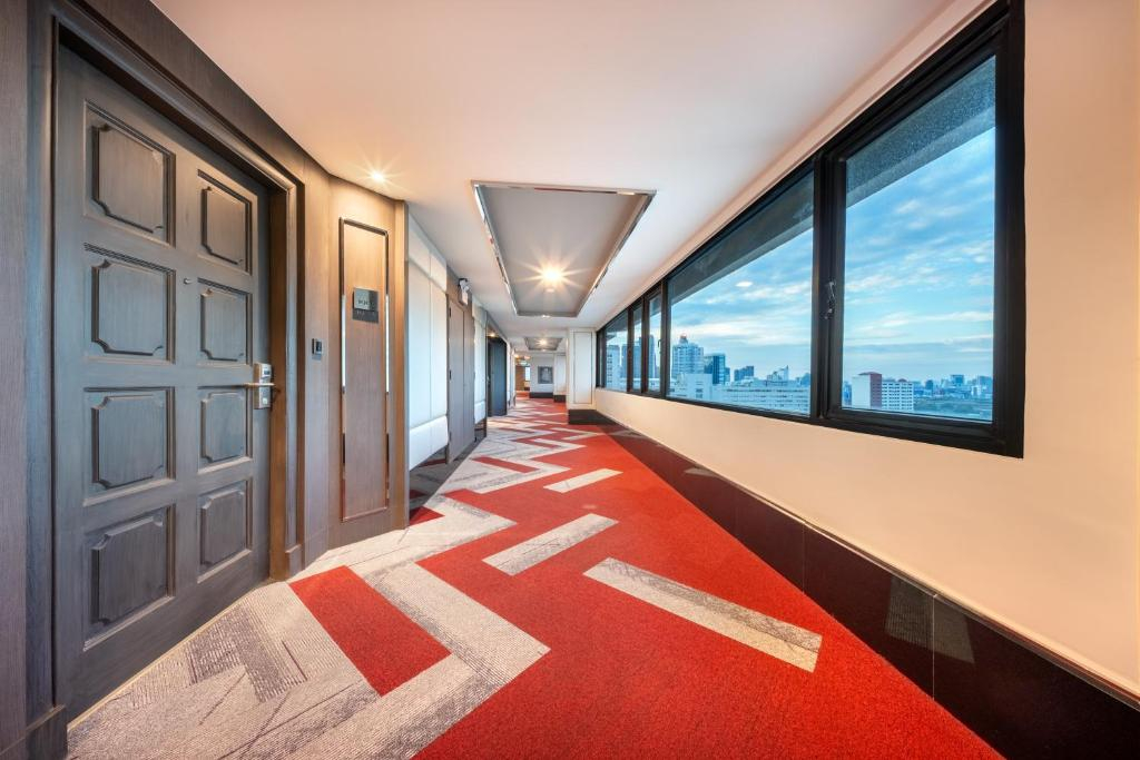 Royal Benja Hotel - Big Rooms, Family Friendly
