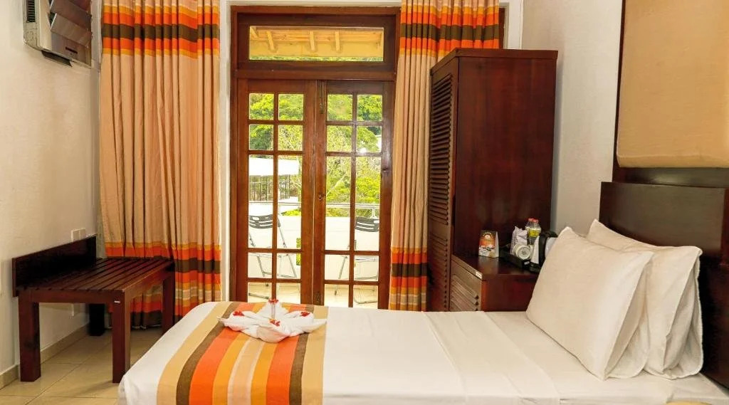 Отель Oak Ray Serene Garden Hotel
