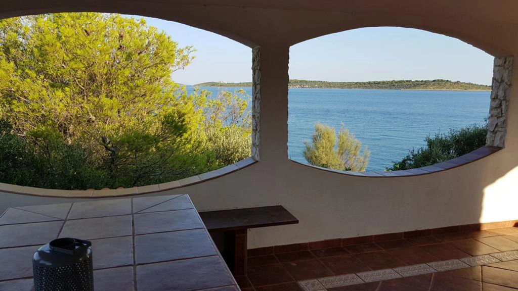 Pauk Villa