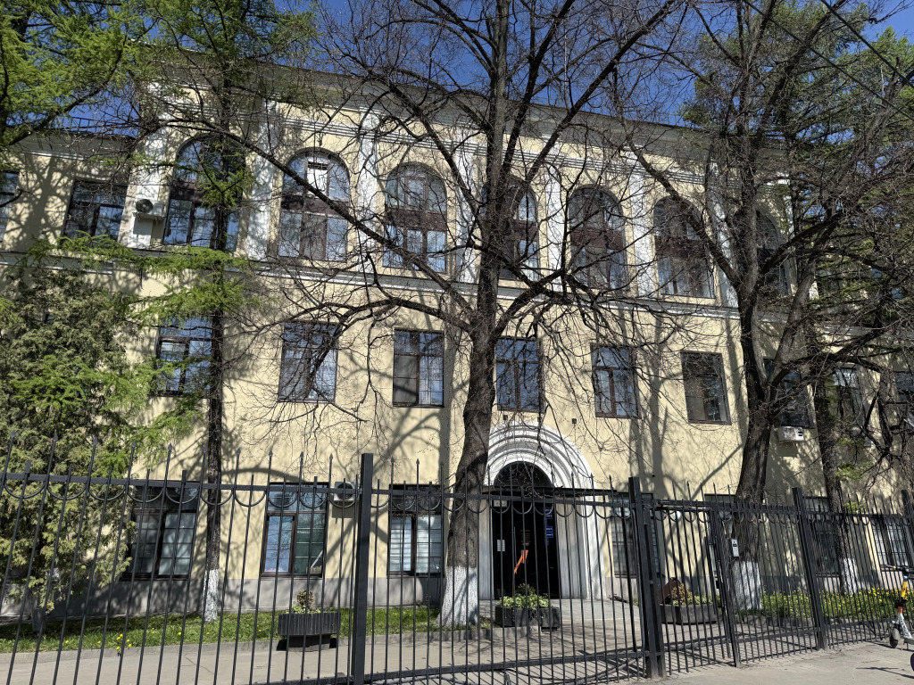 Апартаменты Дизайнерский апарт на аллеи Первой Маевки 15с1