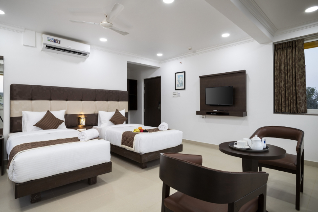 Отель Sairaj Beach resort LLP