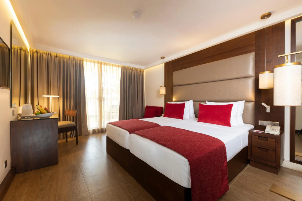 Курортный отель Pegasus Reef Beach Resort