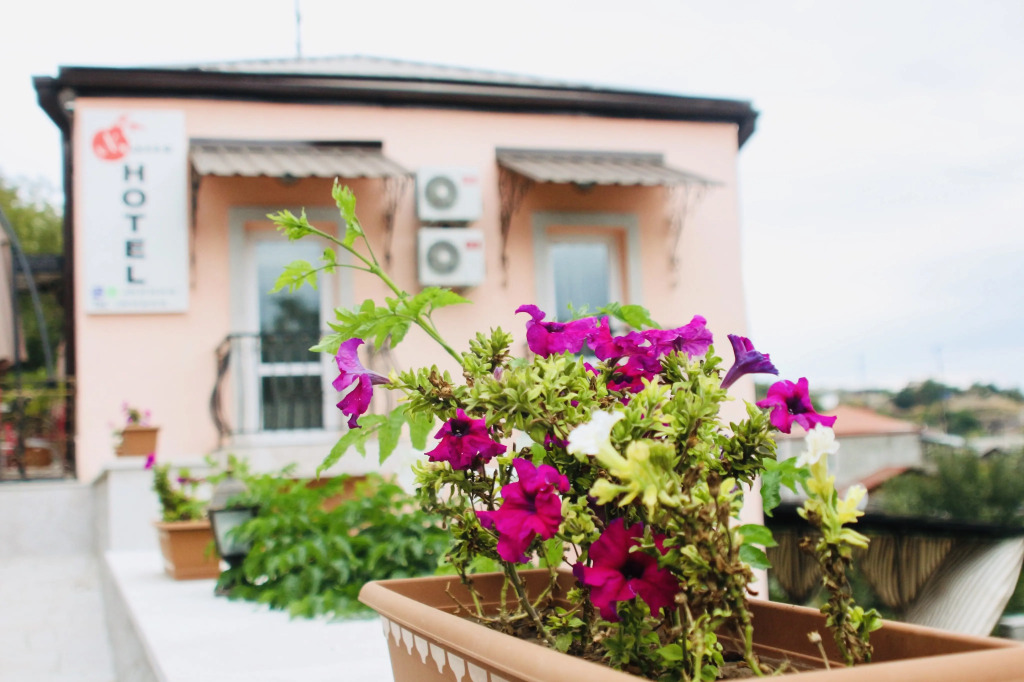 Отель Nrane