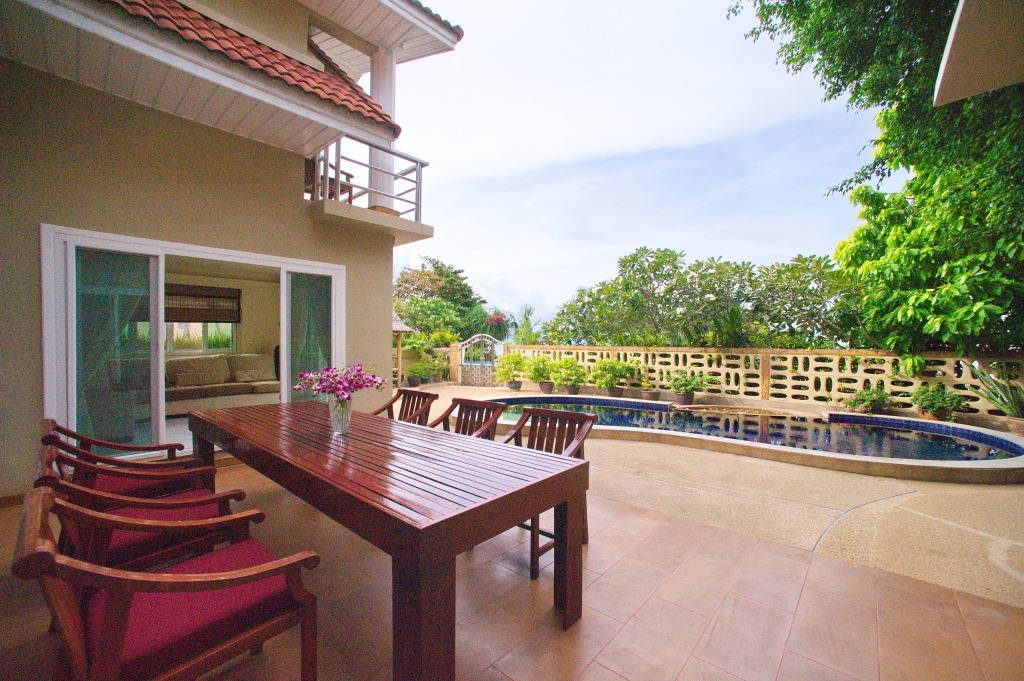 Beachfront Art Villa Samui