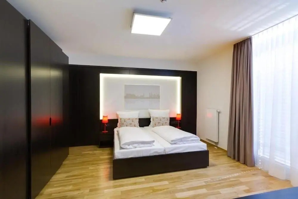 sevenDays Hotel BoardingHouse