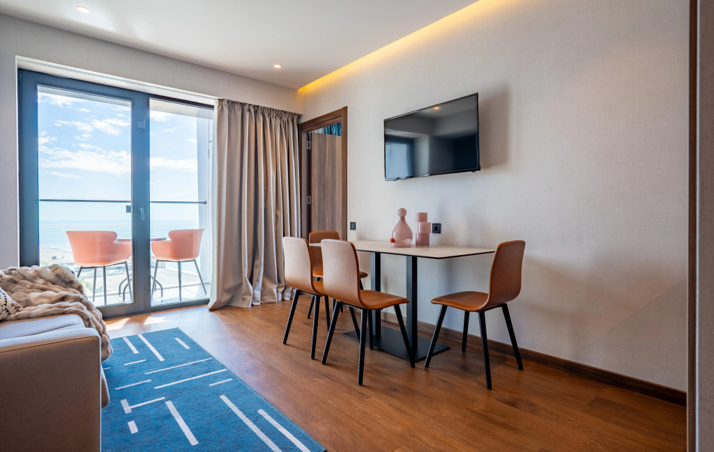 Апартаменты Beachfront with Stunning Views in Alliance Privilege