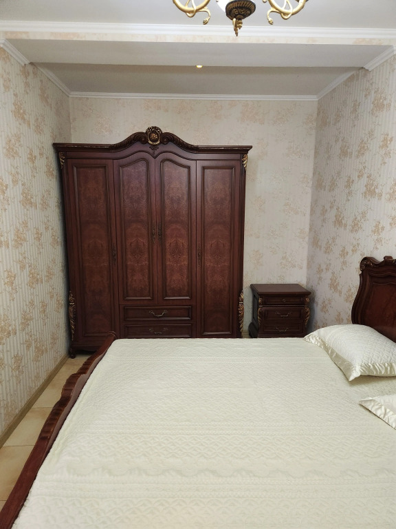 4 Lyuks Flat