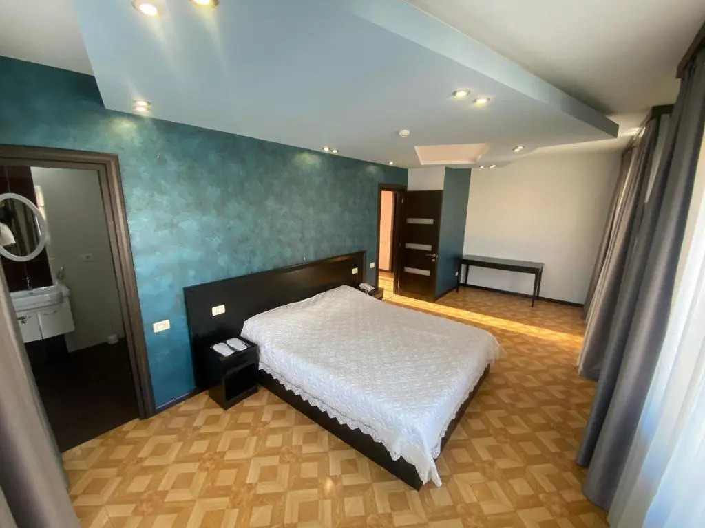 Hotel Grand Hills
