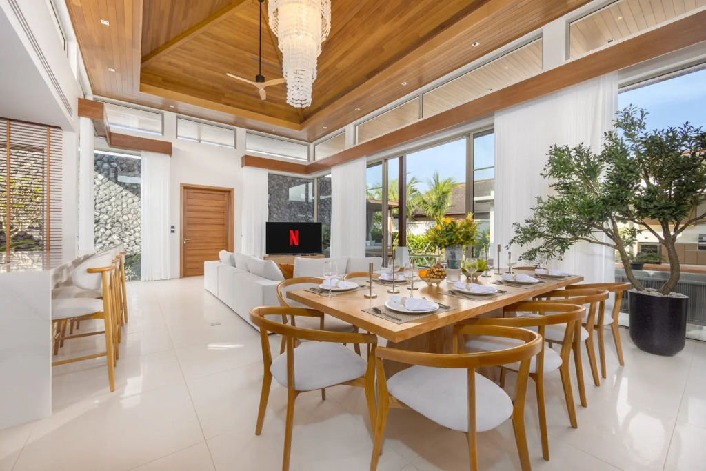 Luxury 4BR Rua Pool Villa Botanica Prestige