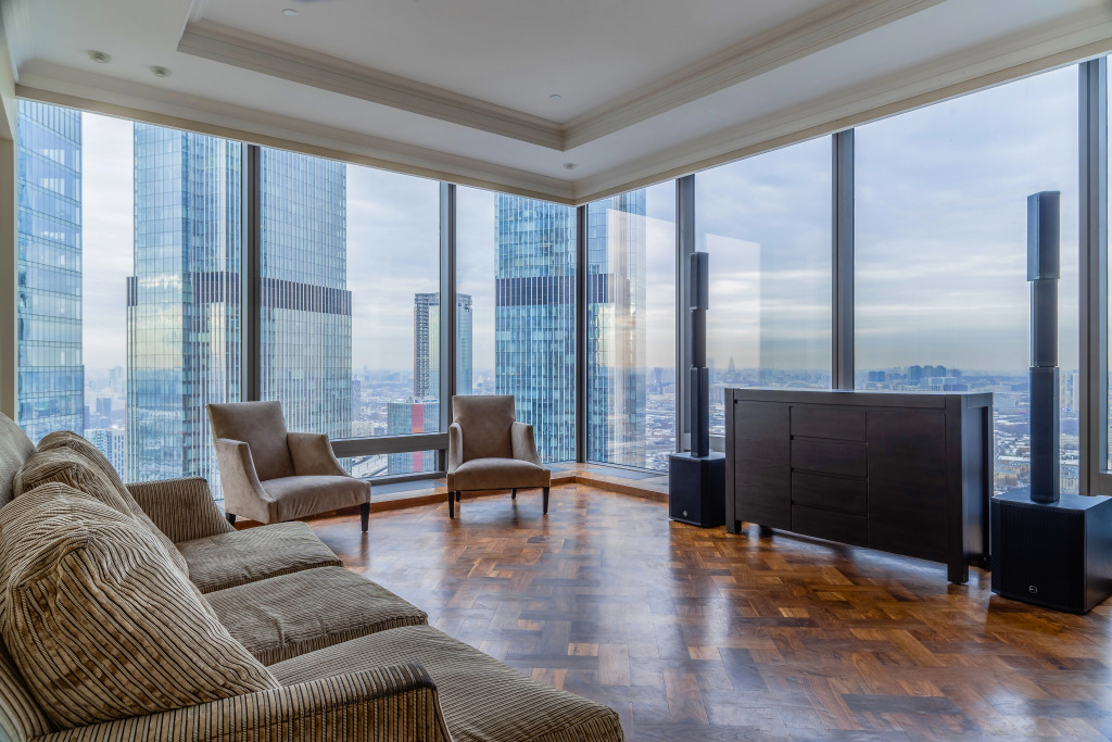 Апартаменты с панорамными окнами на 50 этаже в Москва Сити Nova Loft