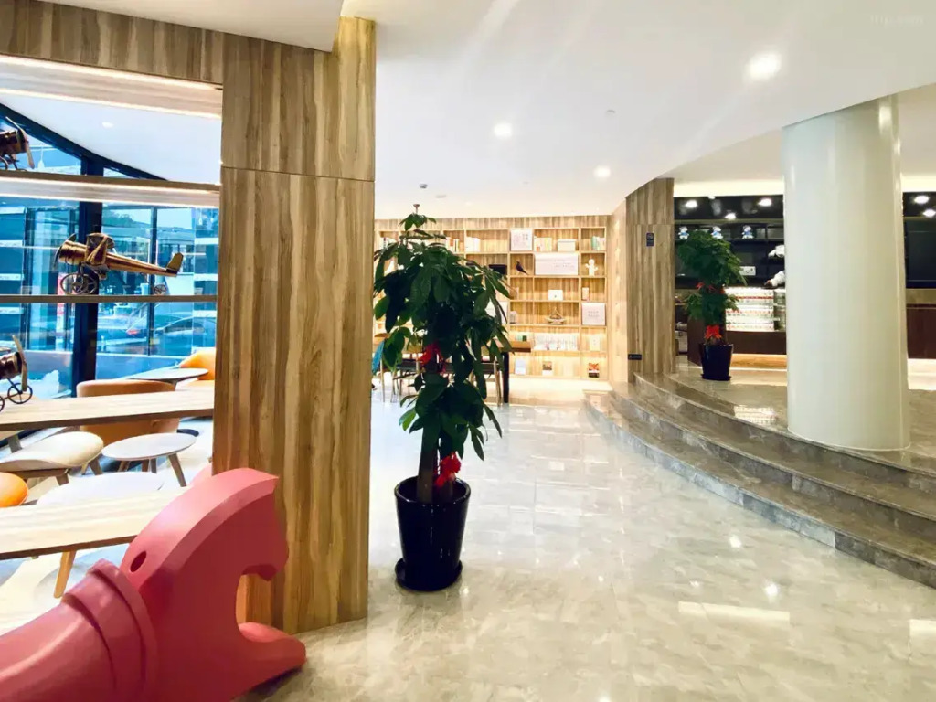 Отель HanTing Premium Shanghai Zhongshan Park Yan'an Road