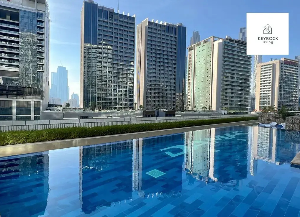 Апартаменты Keyrock Living Reva Residence Premium