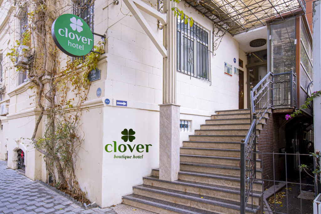 Clover Hotel F1 View