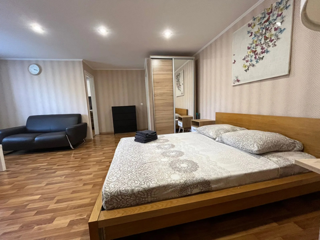 Na Ulitse Pritomskaya Naberezhnaya 13 Apartments