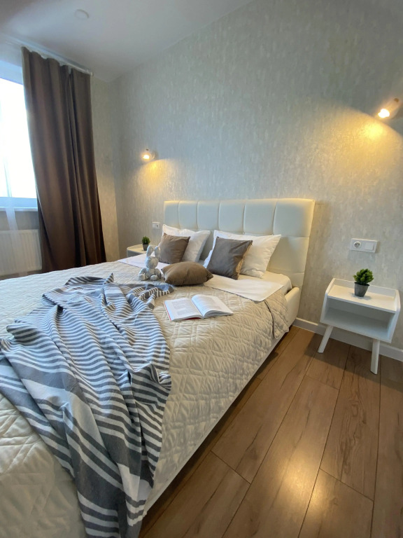 Апартаменты 1-комн квартира 41 кв.м. В ЦЕНТРЕ ул. Полежаева д.92