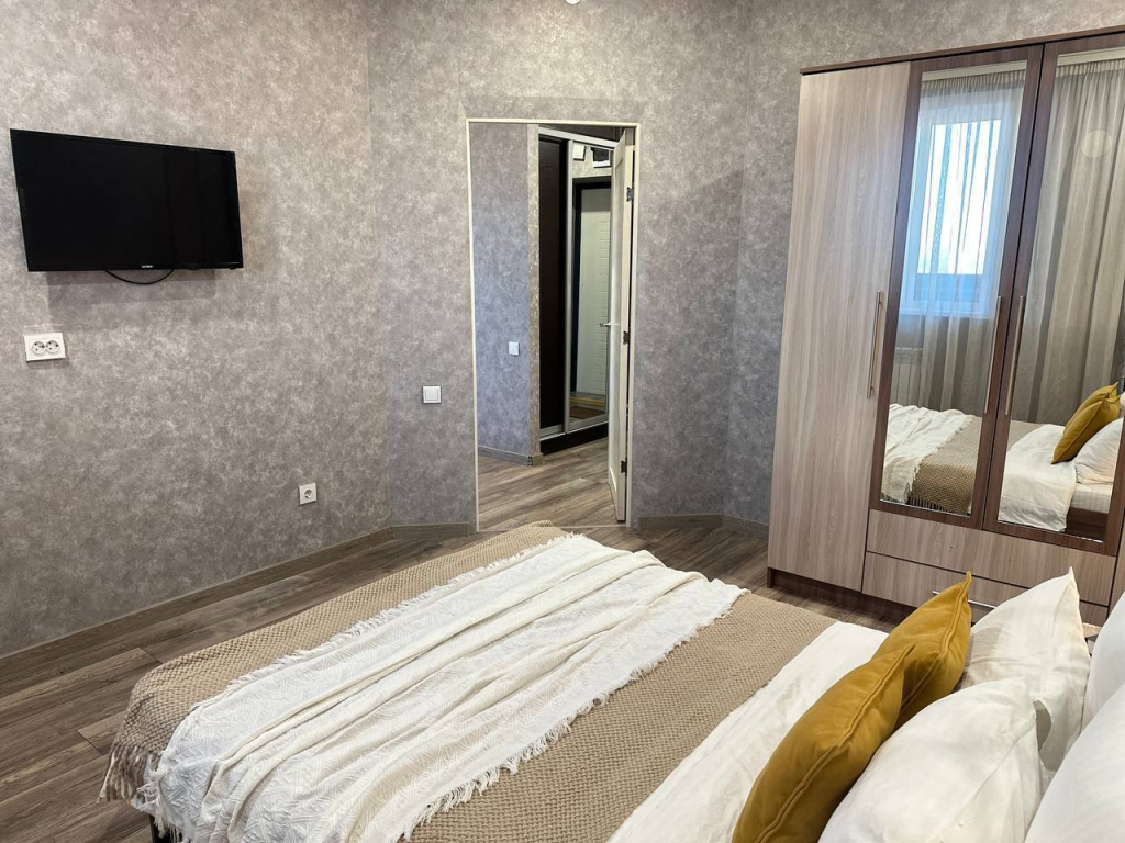 Квартира Уютная Смолина 67к2 243