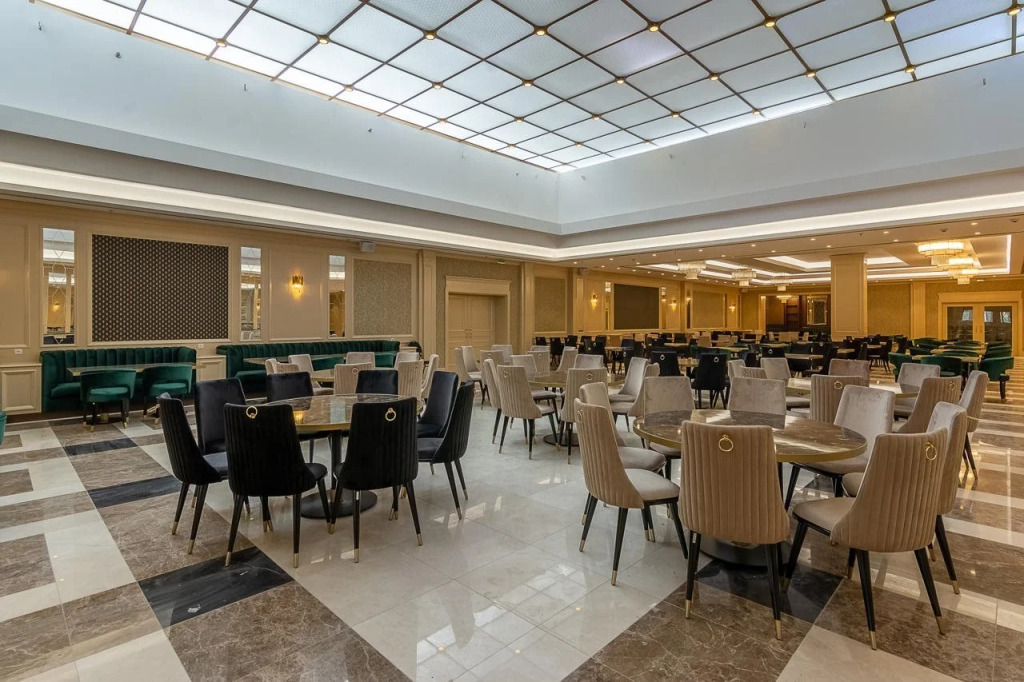 Astoria Grand Hotel
