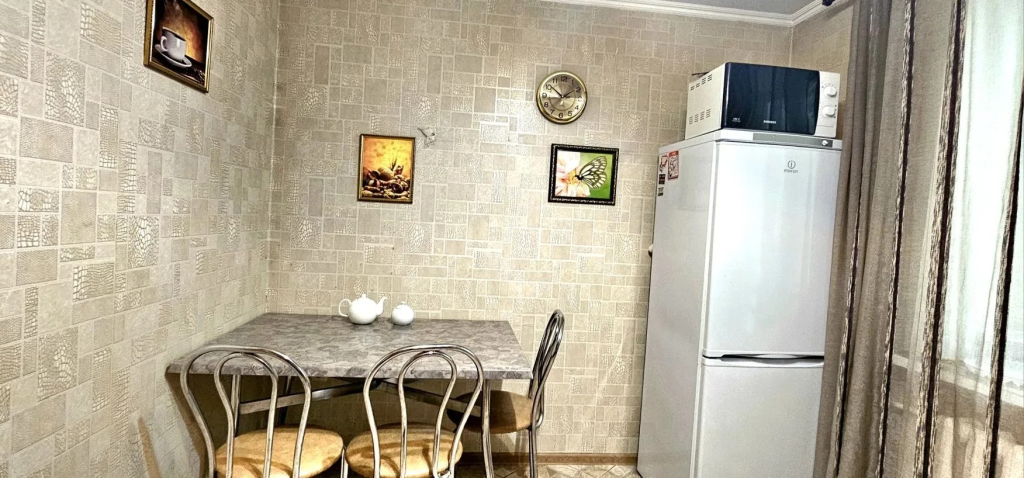 Квартира на Крымских партизан 4