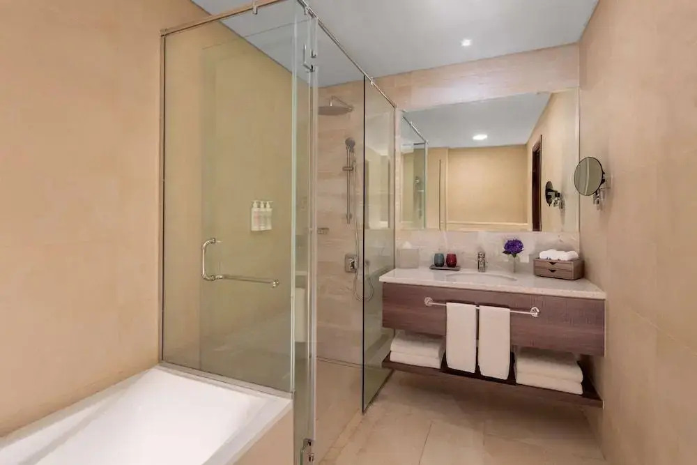 Avani Plus Palm View Dubai Hotel & Suites