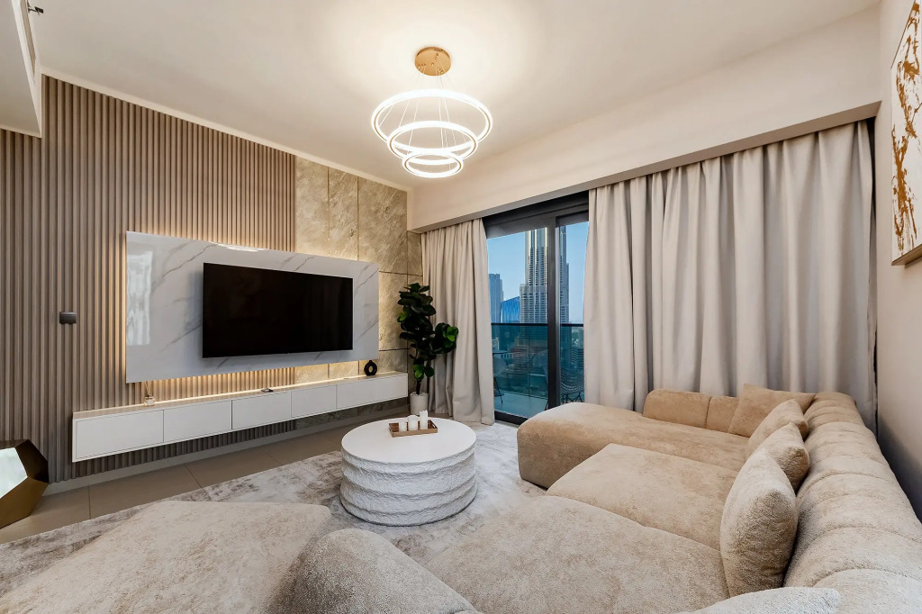 Апартаменты Burj View Stylish 3BR + Maids Room in Act One Tower Downtown