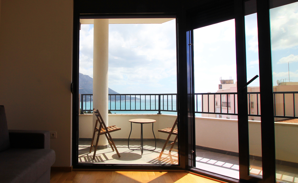 Azure Residence First Line Sea View