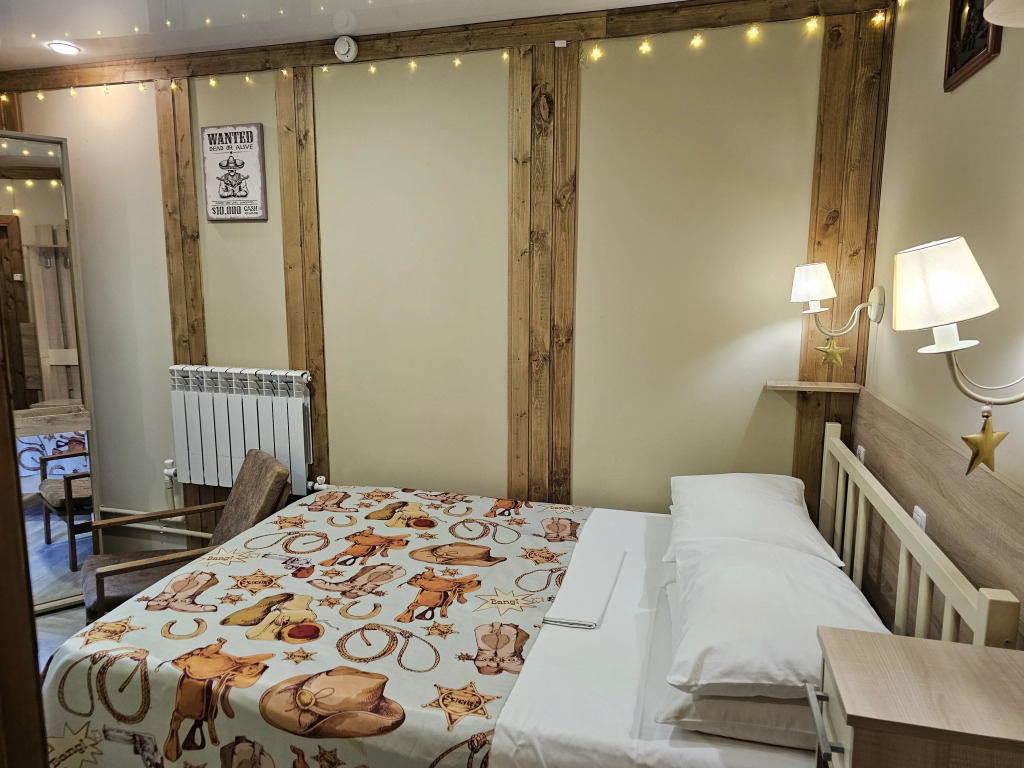Lemon Joe Hotel
