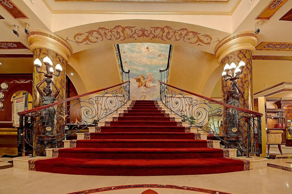 Royal Ascot Hotel
