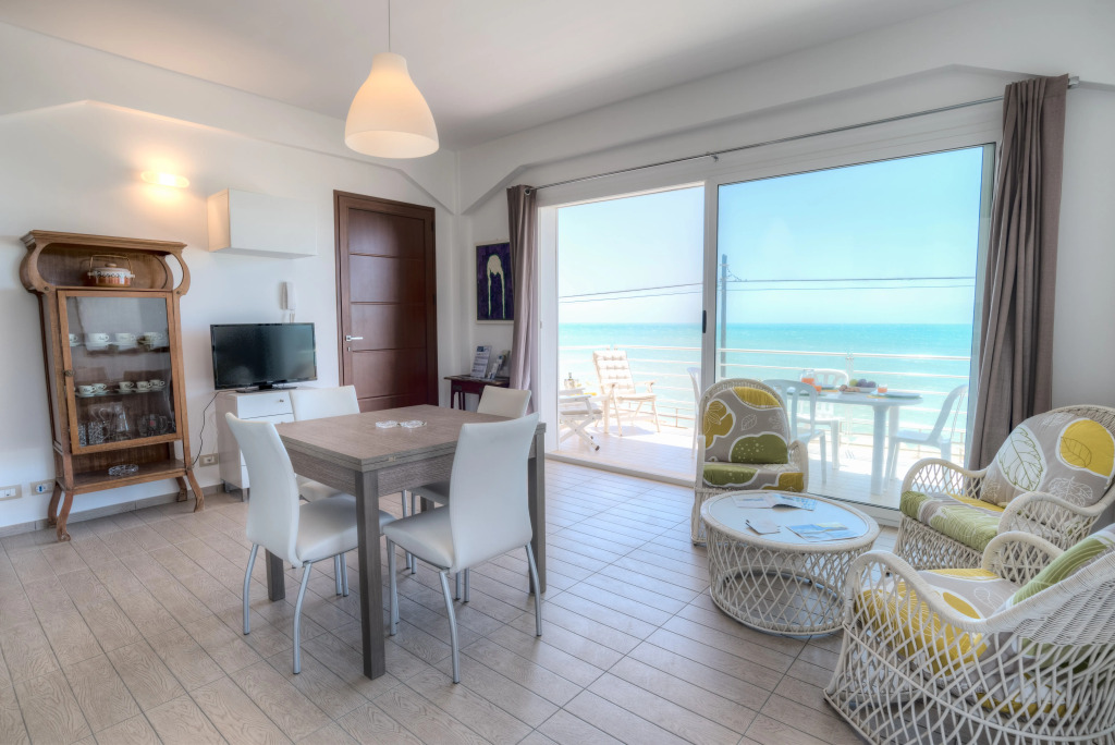 Case Vacanze Pomelia Guest House