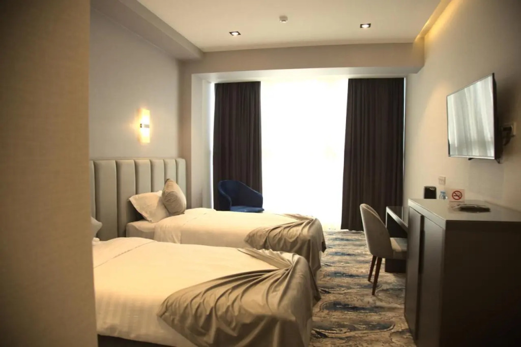 UNIQUE HOTEL