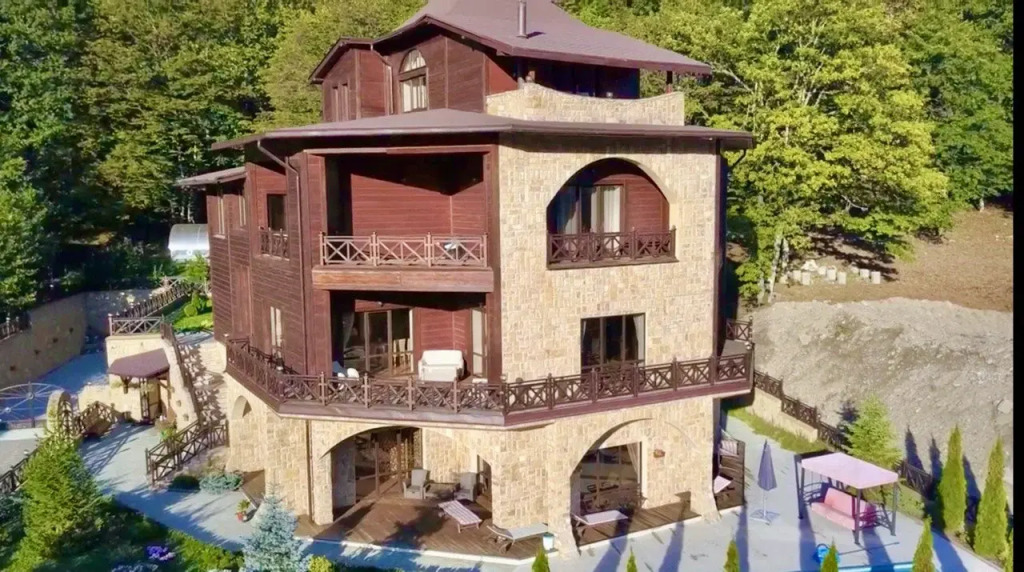 Вилла на Красной Поляне