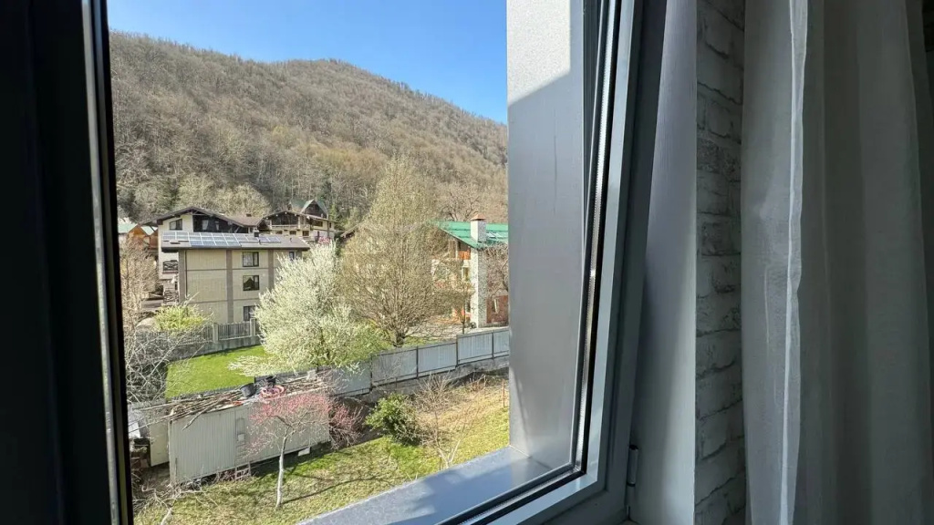 Квартира с отдельной спальней и видом на горы на Березовой 28/1 Я на море